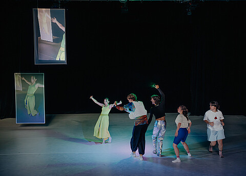 Bild zu Junior Dance